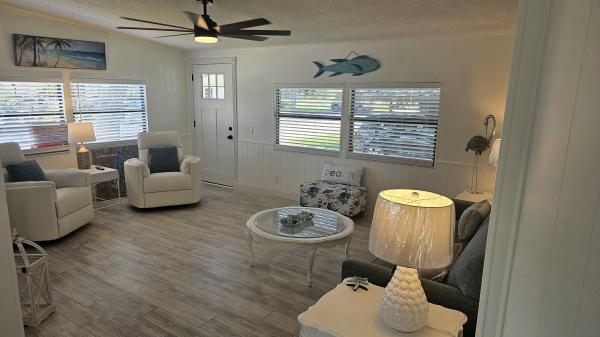 1986 Palm PH4467 Mobile Home