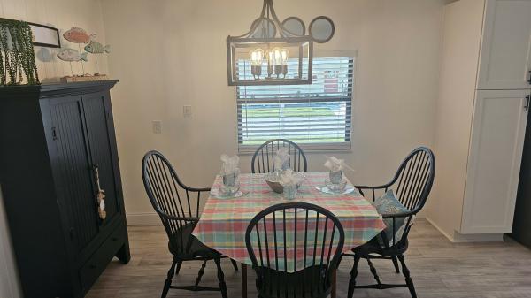 1986 Palm PH4467 Mobile Home