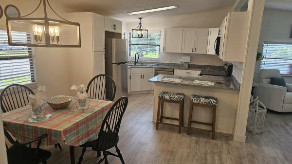 1986 Palm PH4467 Mobile Home