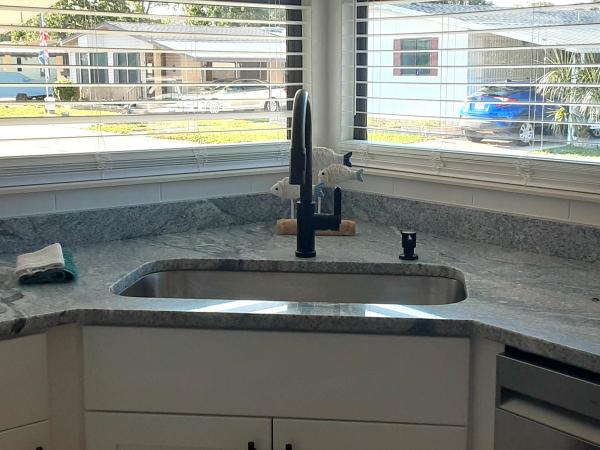 1986 Palm PH4467 Mobile Home