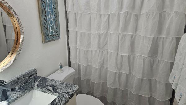 1986 Palm PH4467 Mobile Home