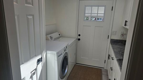 1986 Palm PH4467 Mobile Home