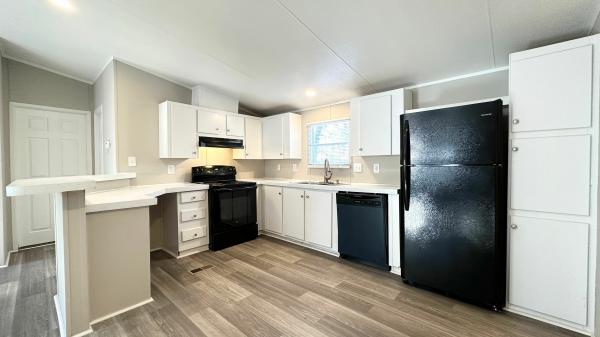 2005 Fleetwood Mobile Home For Rent