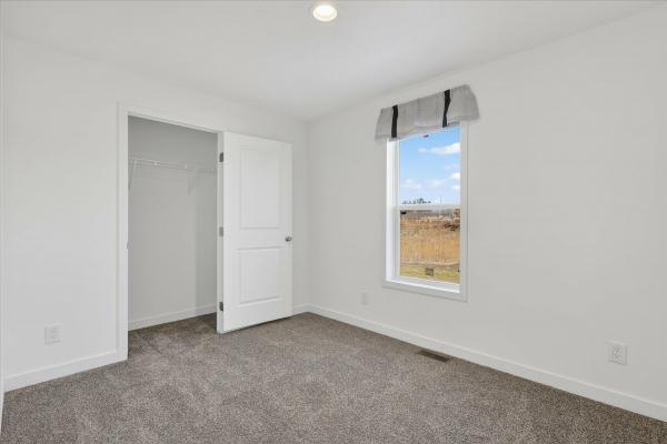 2025 Fairmont 729 430LE28563A  Home