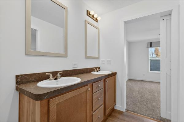 2025 Fairmont 729 430LE28563A  Home