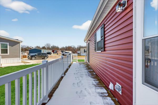 2025 Fairmont 729 430LE28563A  Home