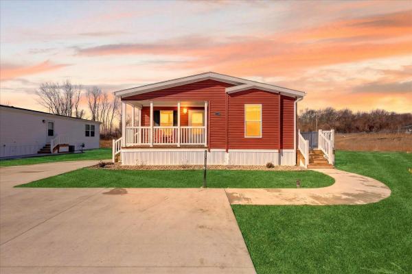 2025 Fairmont 729 430LE28563A  Home