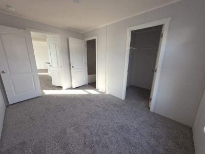 Photo 5 of 8 of home located at 208 Darlington Way Layton, UT 84041