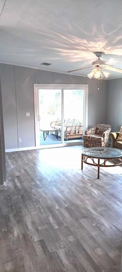 Photo 4 of 14 of home located at 9905 Suncrest Parrish, FL 34219