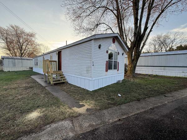Photo 1 of 2 of home located at 14 Windsor Street Rolla, MO 65401