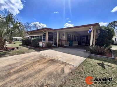 Photo 3 of 73 of home located at 211 E Gleneagles Road Unit A Ocala, FL 34472