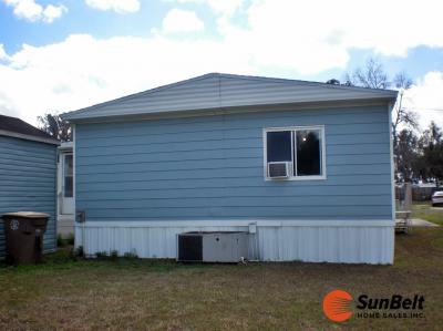 Photo 3 of 32 of home located at 3920 SW 30th Street Lot B10 Ocala, FL 34474