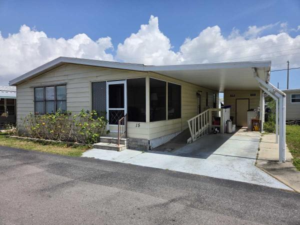 Photo 1 of 2 of home located at 7403 46th Ave N #15 Saint Petersburg, FL 33709