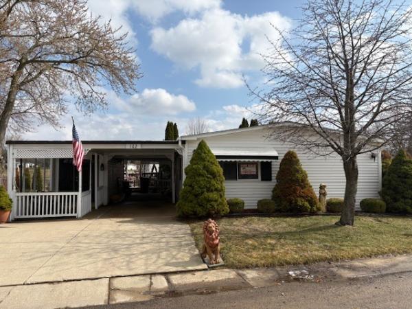 Photo 1 of 2 of home located at 102 Bobolink St Rochester Hills, MI 48309