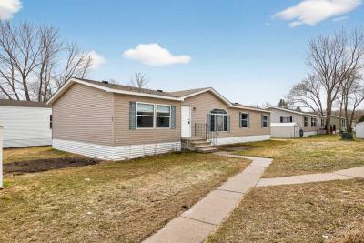 Photo 3 of 30 of home located at 215 Canal Dr Rockford, MN 55373