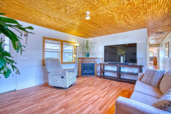 1977  Mobile Home For Sale