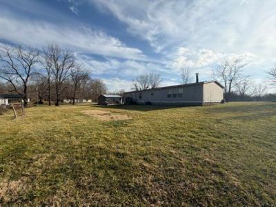 Photo 4 of 23 of home located at 1718 Melton Ave NE New Salisbury, IN 47161