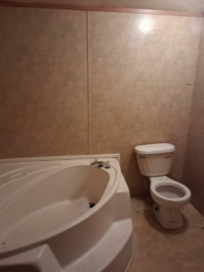 Photo 5 of 8 of home located at 103 Parkwood Drive Ashley, OH 43003