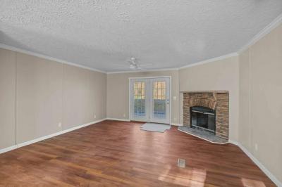 Photo 5 of 19 of home located at 311 Spring St Clinton, TN 37716