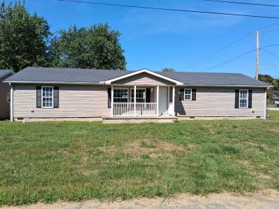 Photo 2 of 16 of home located at 625 Ames St Clyde, OH 43410