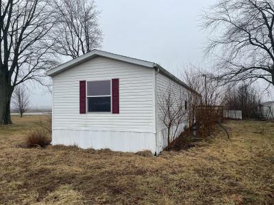 Photo 5 of 7 of home located at 715 N County Road 1200 Lerna, IL 62440