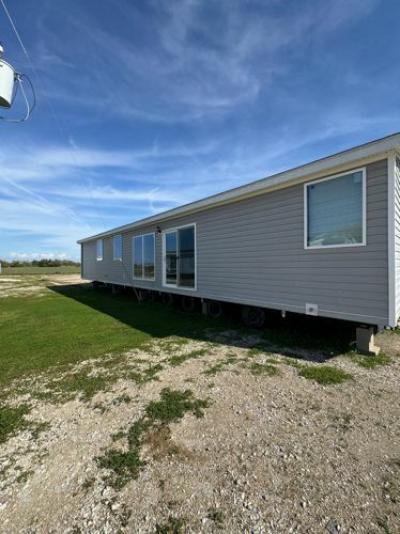 Photo 3 of 20 of home located at 41093 Highway 931 Gonzales, LA 70737