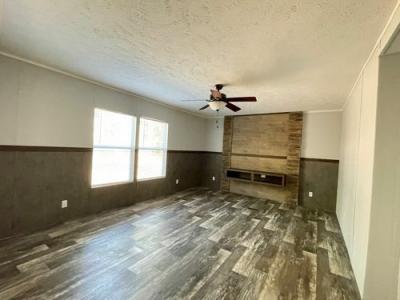 Photo 3 of 17 of home located at 19401 Horne Rd Laurinburg, NC 28352