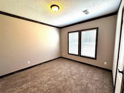 Photo 5 of 16 of home located at 2001 Canyon Run Dr Meridian, OK 73058