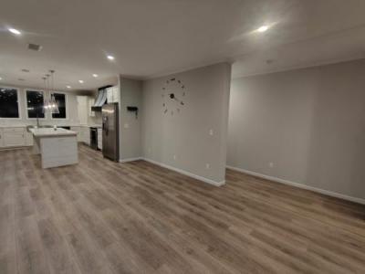 Photo 5 of 25 of home located at 120 W Clover Ln Defuniak Springs, FL 32433