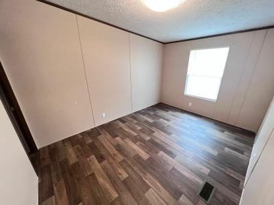 Photo 3 of 17 of home located at 482 Shelnutt Loop Phil Campbell, AL 35581