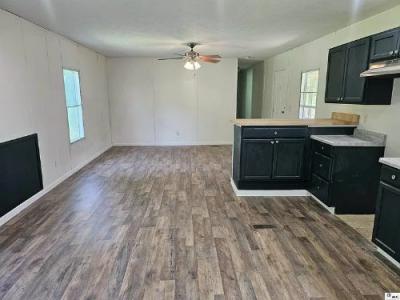Photo 3 of 11 of home located at 323 Loomis Ln Clayton, LA 71326