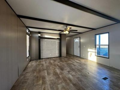 Photo 4 of 11 of home located at 4780 State Hwy 71 El Campo, TX 77437