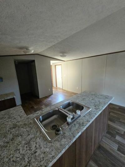 Photo 5 of 20 of home located at 4001 Hillsboro Dr Brandon, MS 39042