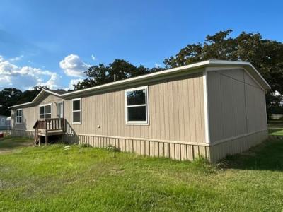 Photo 3 of 12 of home located at 1024 Fm 27 Streetman, TX 75859