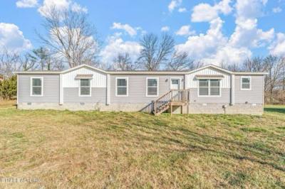Mobile Home at 324 West Blvd Oneida, TN 37841