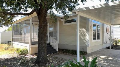 Photo 4 of 19 of home located at 12543 Claremont Cir Lot 113 Del Valle, TX 78617