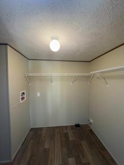 Photo 2 of 17 of home located at 341 Glover Hills Ln Glasgow, KY 42141