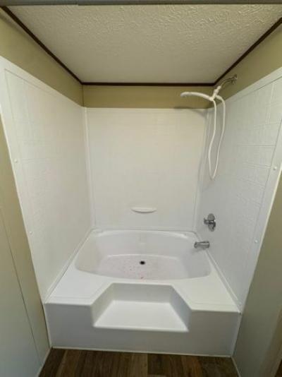 Photo 5 of 17 of home located at 341 Glover Hills Ln Glasgow, KY 42141