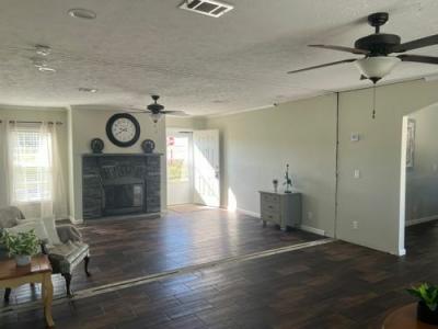 Photo 5 of 15 of home located at 18101 Linden Dr Neosho, MO 64850