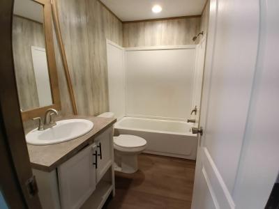 Photo 2 of 16 of home located at 16410 Highway 310 E Como, MS 38619