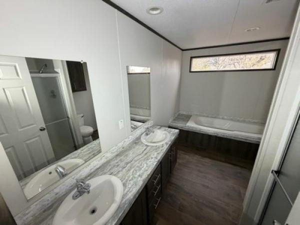 2023 240PD2860 Mobile Home For Sale