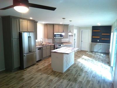 Photo 5 of 22 of home located at 3265 Us Hwy 78 Leeds, AL 35094