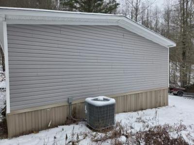 Photo 4 of 17 of home located at 135 John R Bright Ln Flat Lick, KY 40935