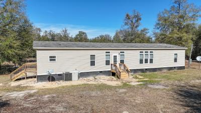 Photo 4 of 32 of home located at 4023 Sylvania Plantation Rd Greenwood, FL 32443