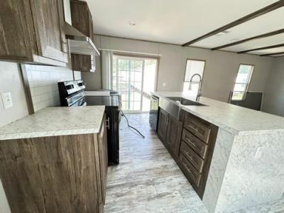 Photo 3 of 8 of home located at 6124 County Road 60 Rosharon, TX 77583