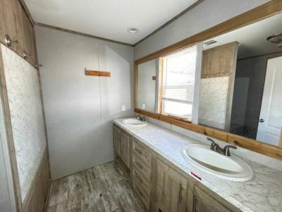 Photo 4 of 8 of home located at 6124 County Road 60 Rosharon, TX 77583