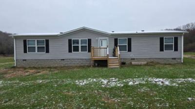 Photo 4 of 26 of home located at 6572 Blue Level Rd Rockfield, KY 42274