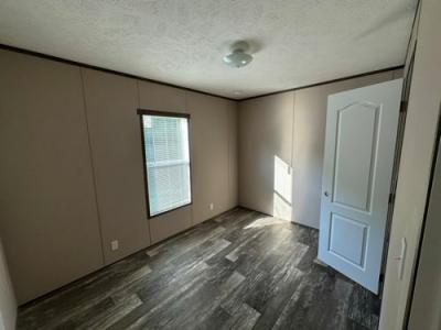 Photo 5 of 9 of home located at 875 Lock 5 Rd Roundhill, KY 42275