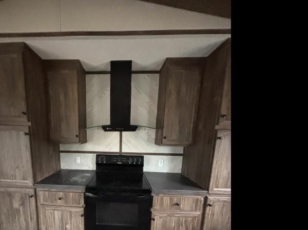 2023 37SAV1676 Mobile Home For Sale