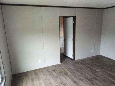 Photo 3 of 15 of home located at 22084 I-10 Vidor, TX 77662